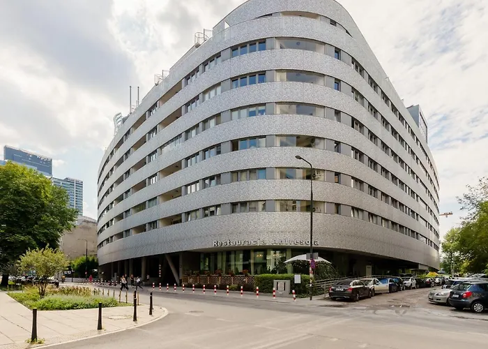 Deluxe Apartment Wronia 45 With Ac, Parking & Balcony By Renters Prestige